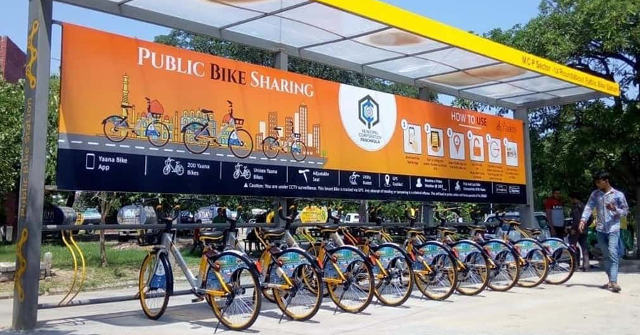 Street Furniture Advertising With CASHurDRIVE