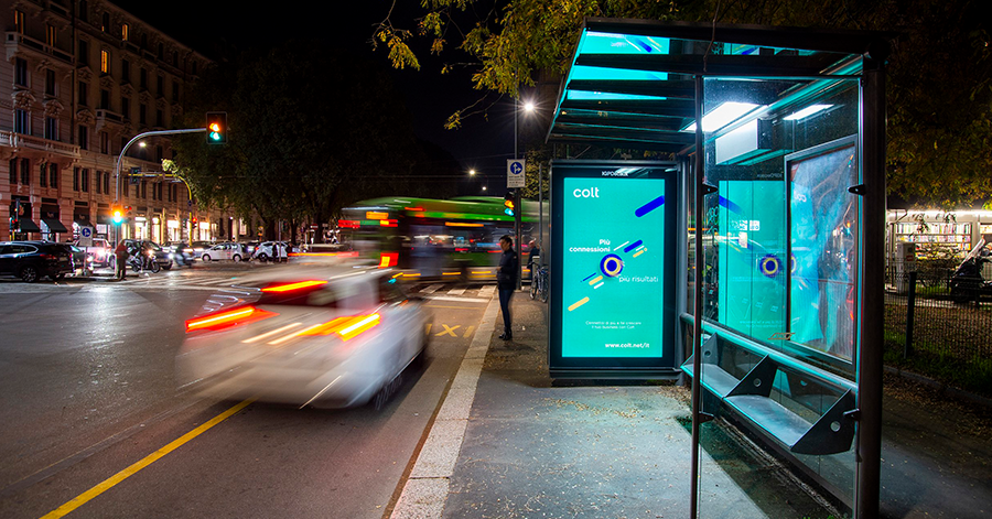 Digital advertising at transit hubs