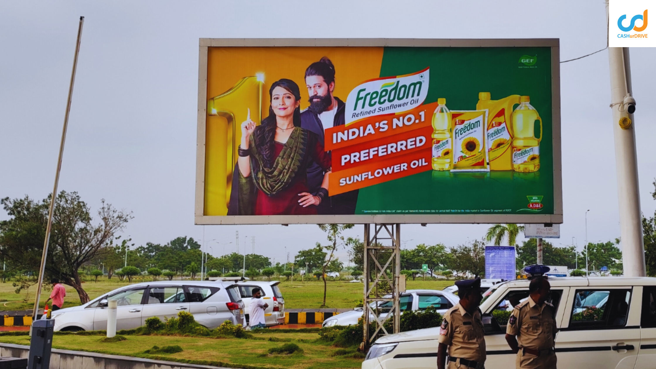 Hoarding advertising benefits for increasing brand awareness and customer reach